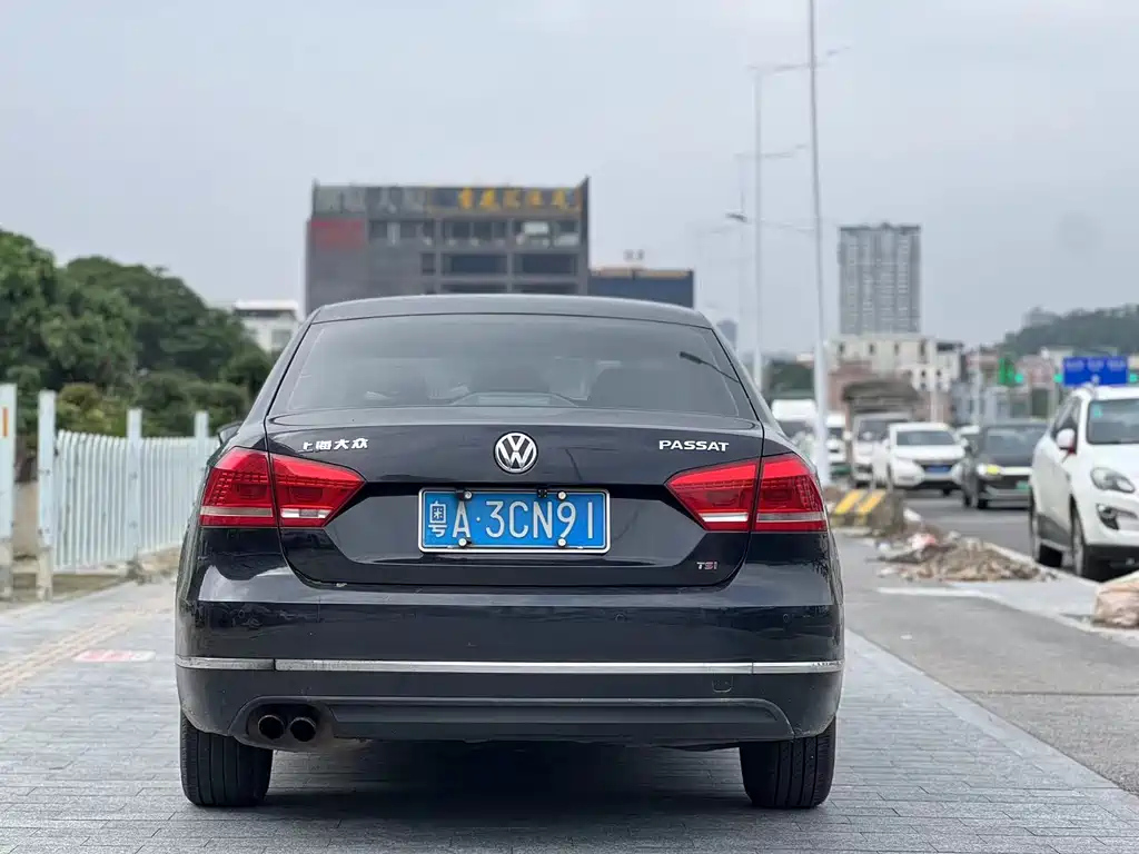 VOLKSWAGEN PASSAT 2014