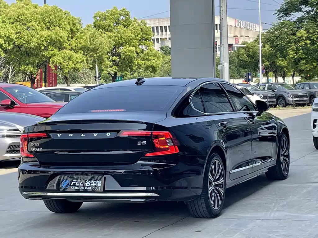 VOLVO S90 2021