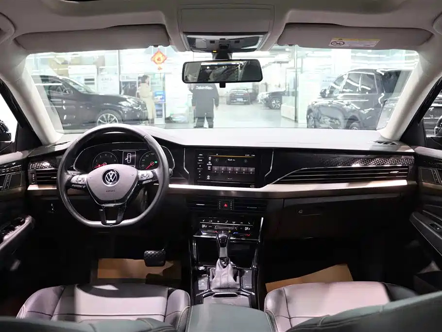 VOLKSWAGEN PASSAT 2021