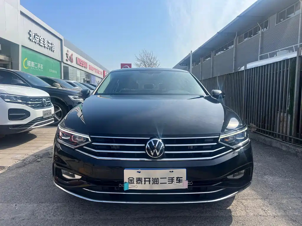 VOLKSWAGEN MAGOTAN 2022