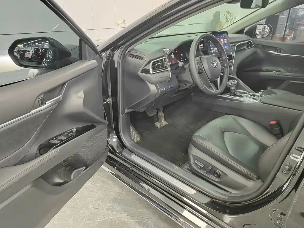 TOYOTA CAMRY 2024