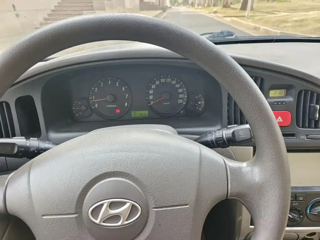 HYUNDAI ELANTRA 2012