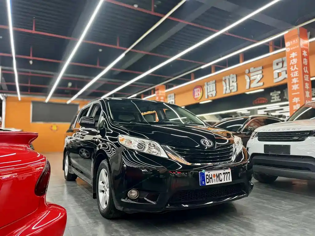 TOYOTA SIENNA 2017