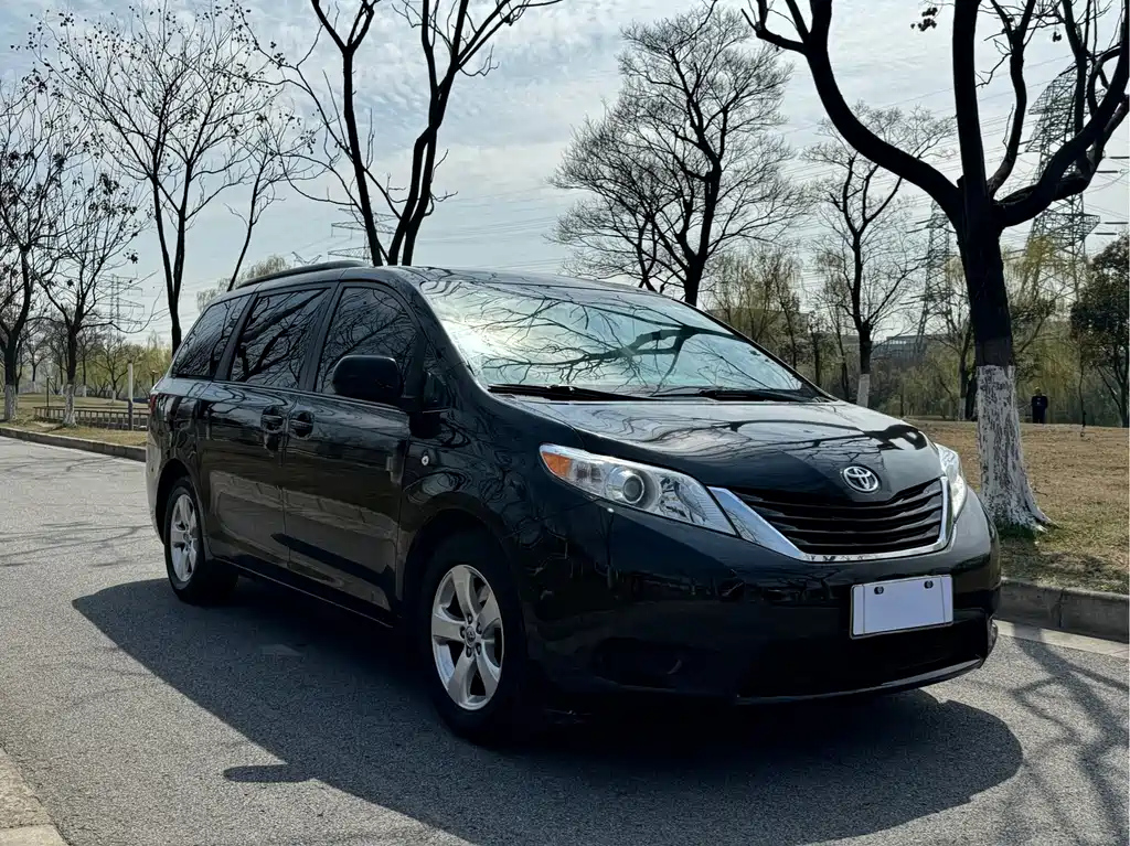 TOYOTA SIENNA 2017