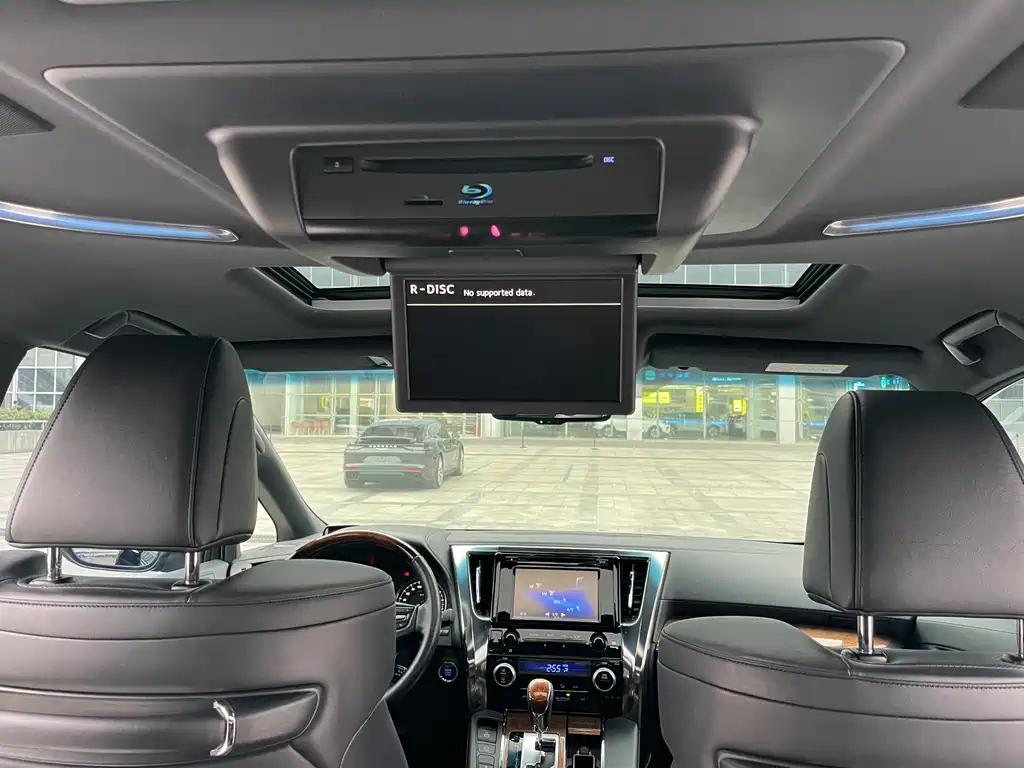 TOYOTA ALPHARD 2018