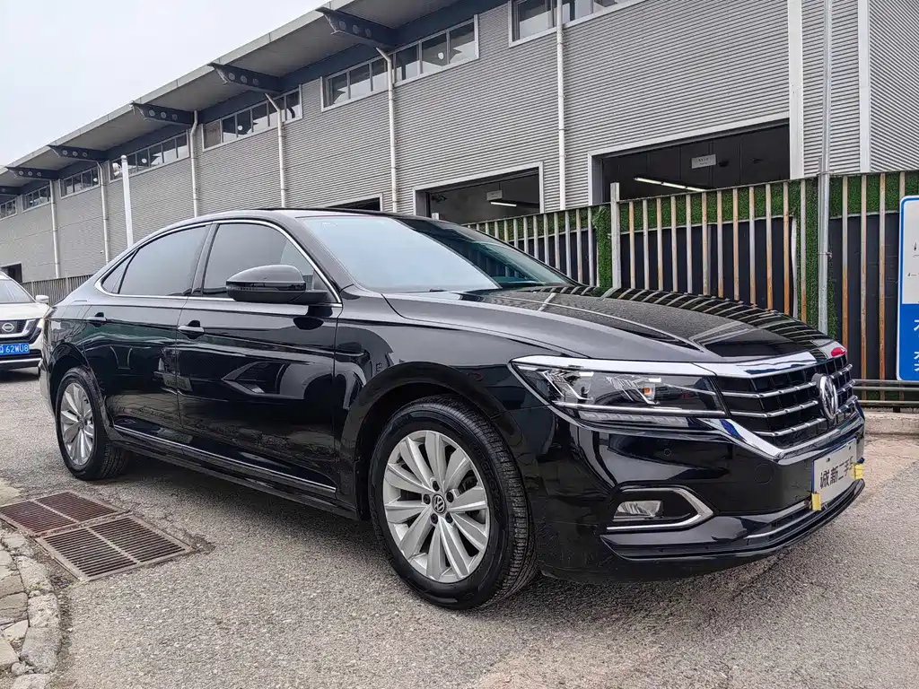 VOLKSWAGEN PASSAT 2020