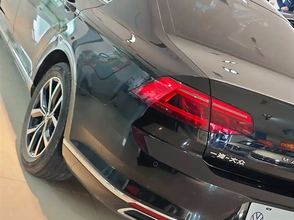 VOLKSWAGEN MAGOTAN 2020