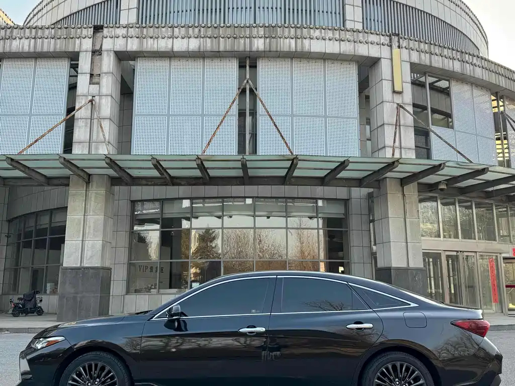 TOYOTA AVALON 2020