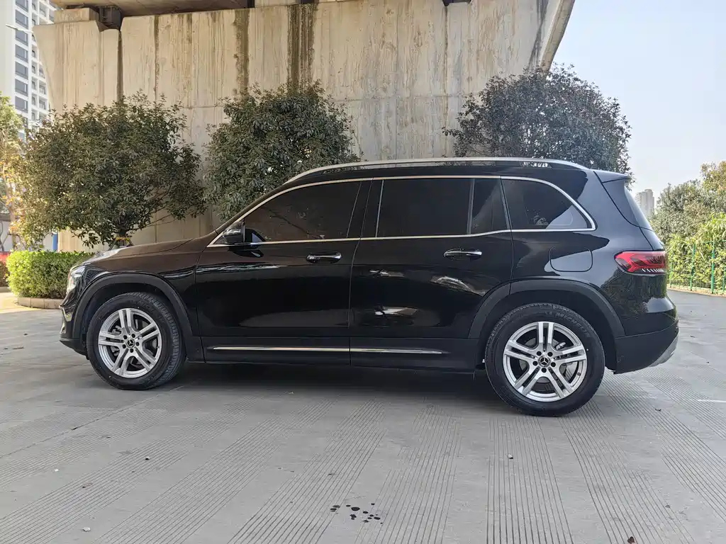 MERCEDES BENZ GLB 2022
