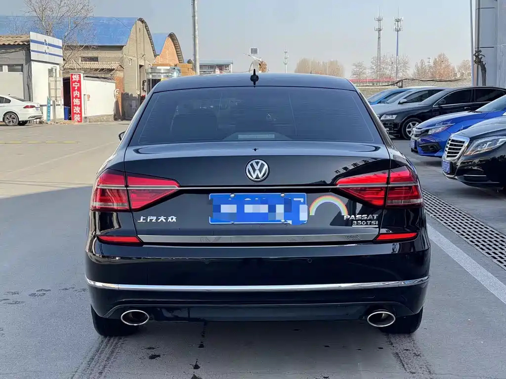 VOLKSWAGEN PASSAT 2018
