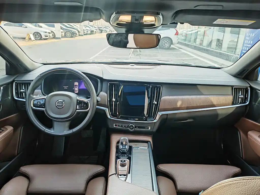 VOLVO S90 2022