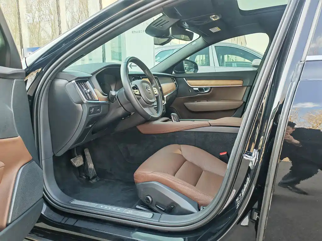 VOLVO S90 2021