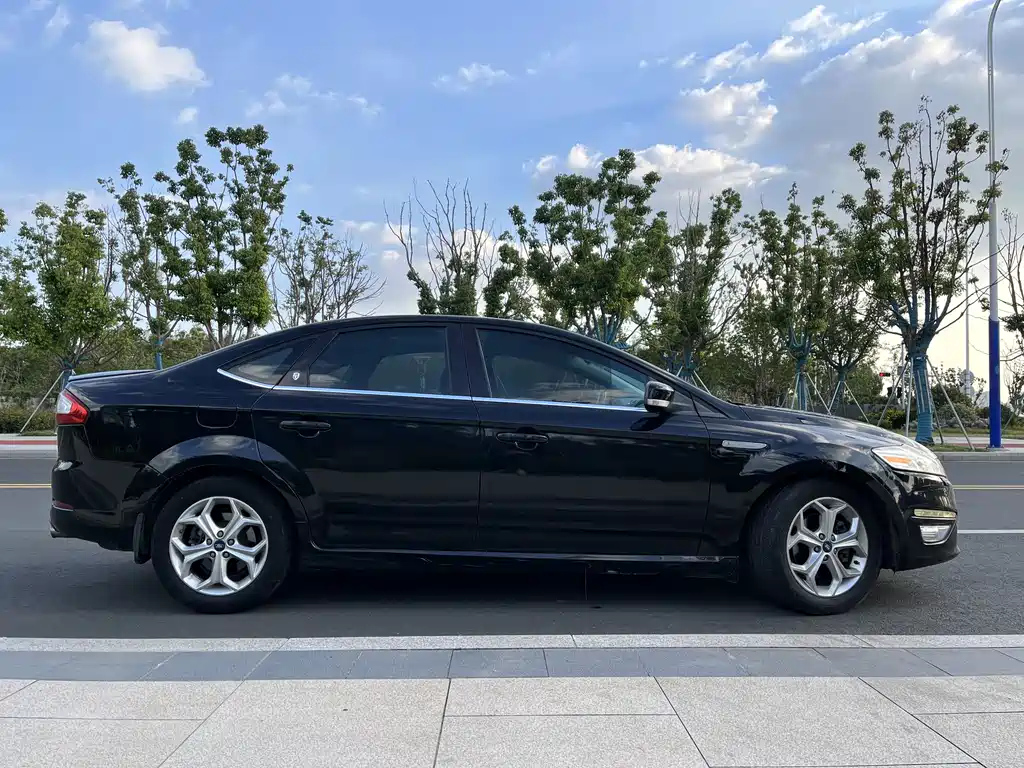 FORD MONDEO - WINNER 2010