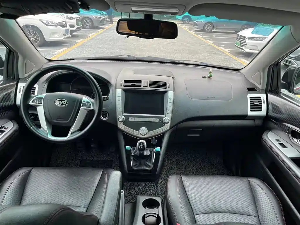 BYD S6 2015