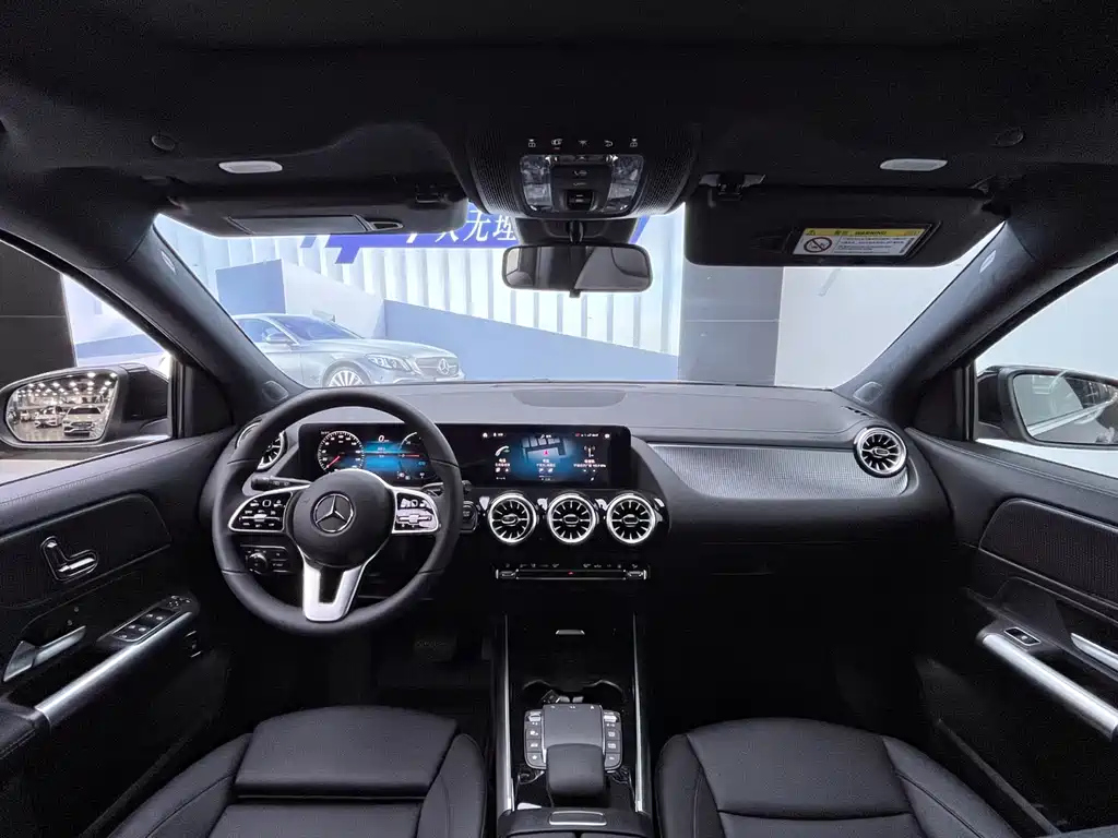MERCEDES BENZ EQA 2023