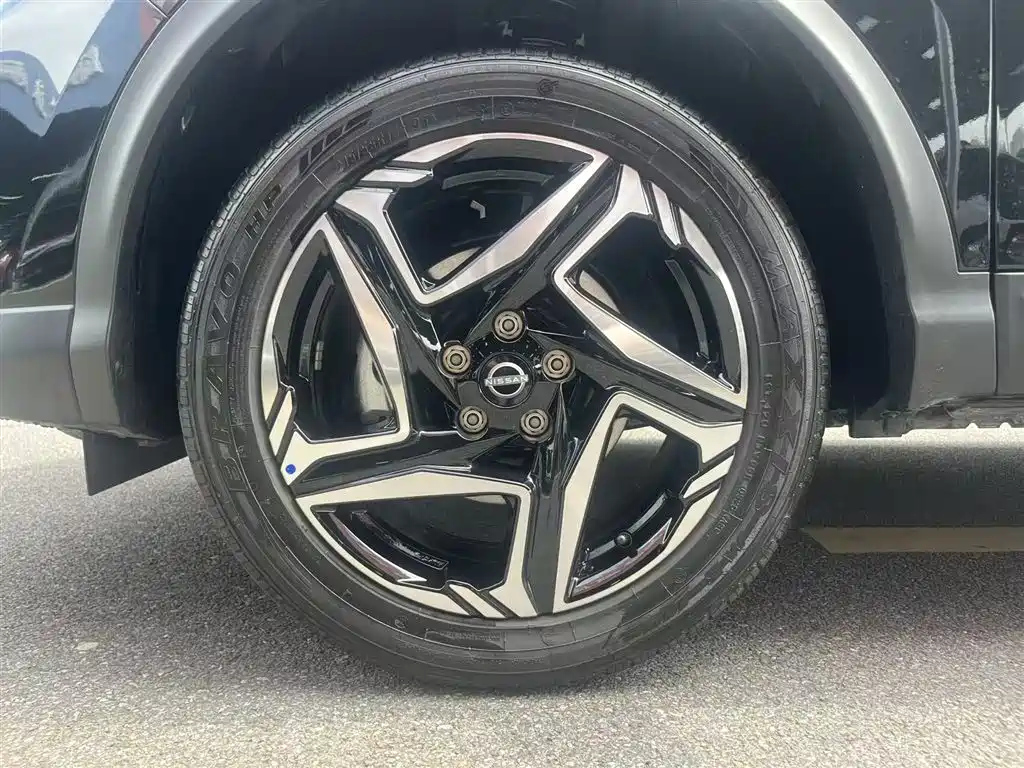 NISSAN QASHQAI 2025