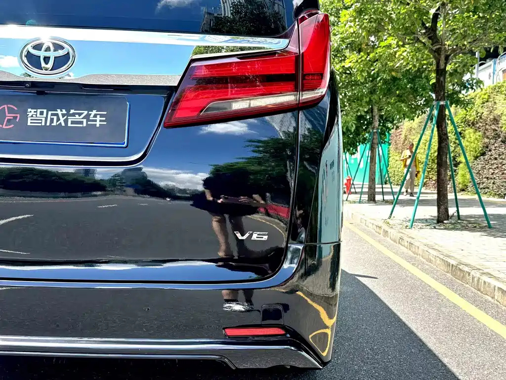 TOYOTA ALPHARD 2018