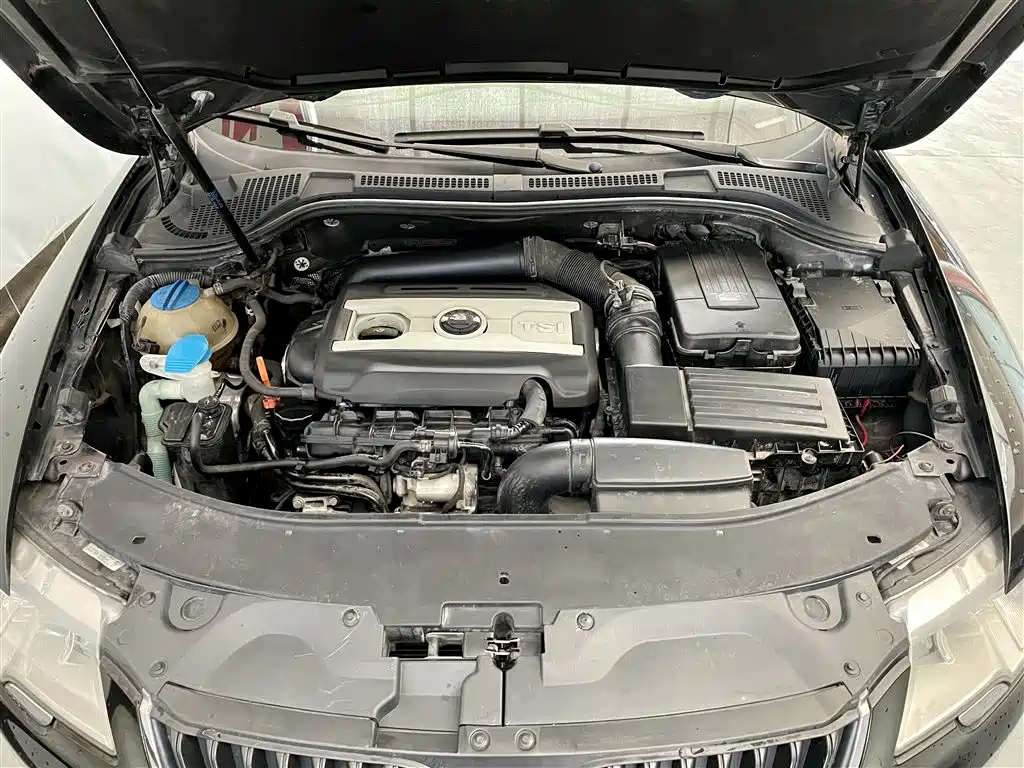 SKODA SUPERB 2010
