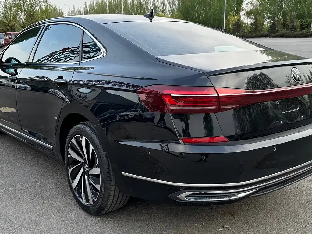 VOLKSWAGEN PASSAT 2022