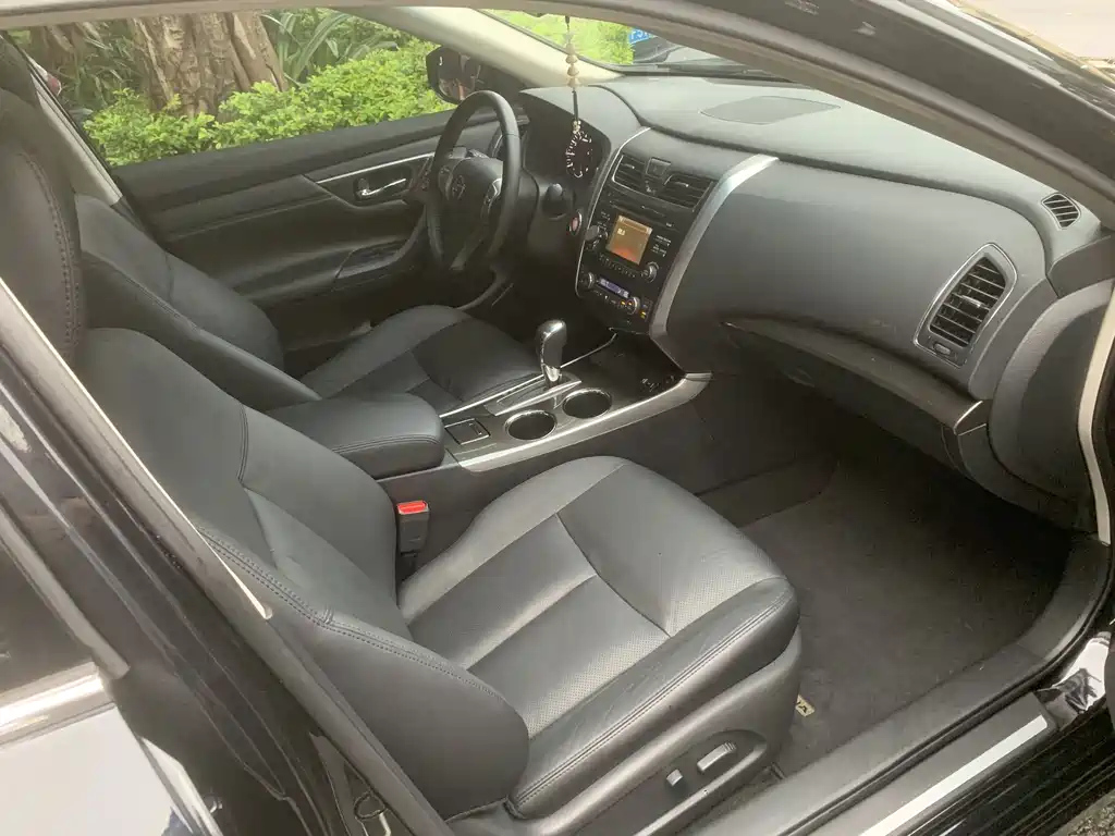 NISSAN TEANA 2016