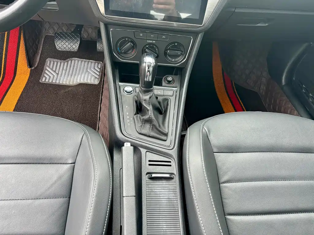 VOLKSWAGEN LAVIDA 2018