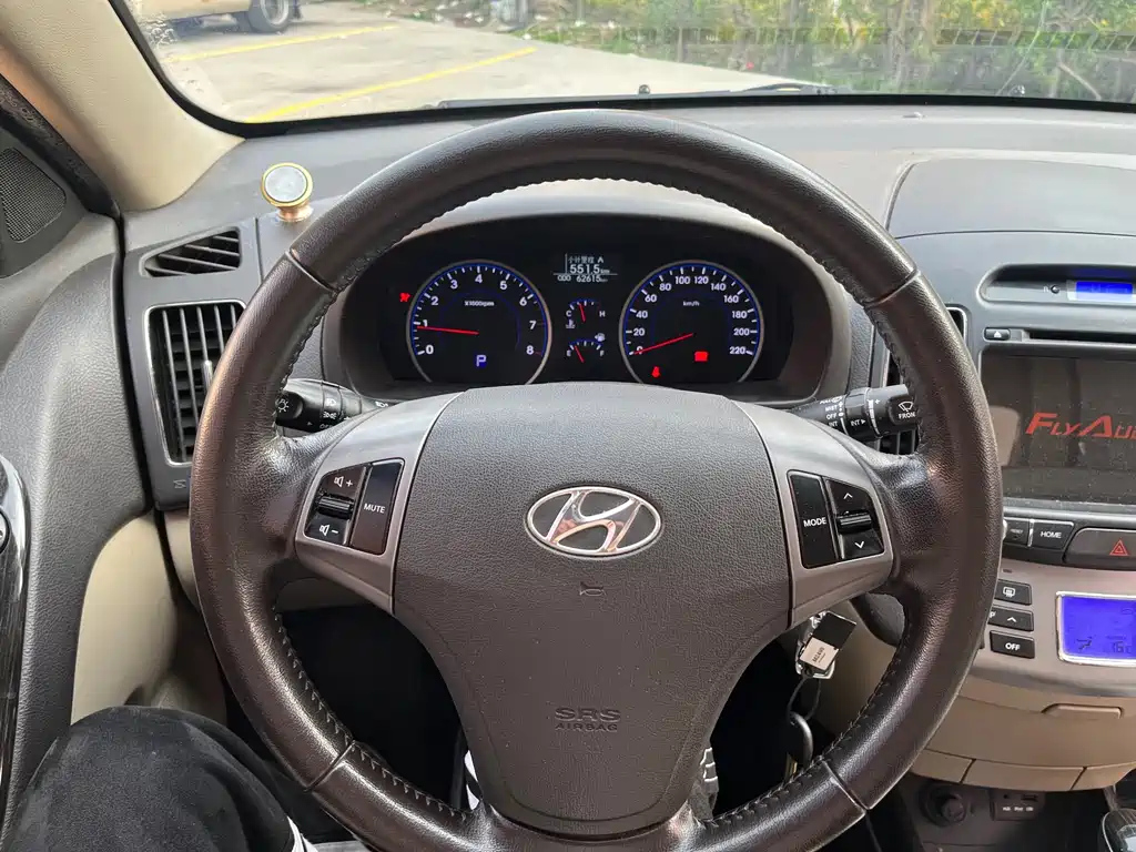HYUNDAI CELESTA 2012