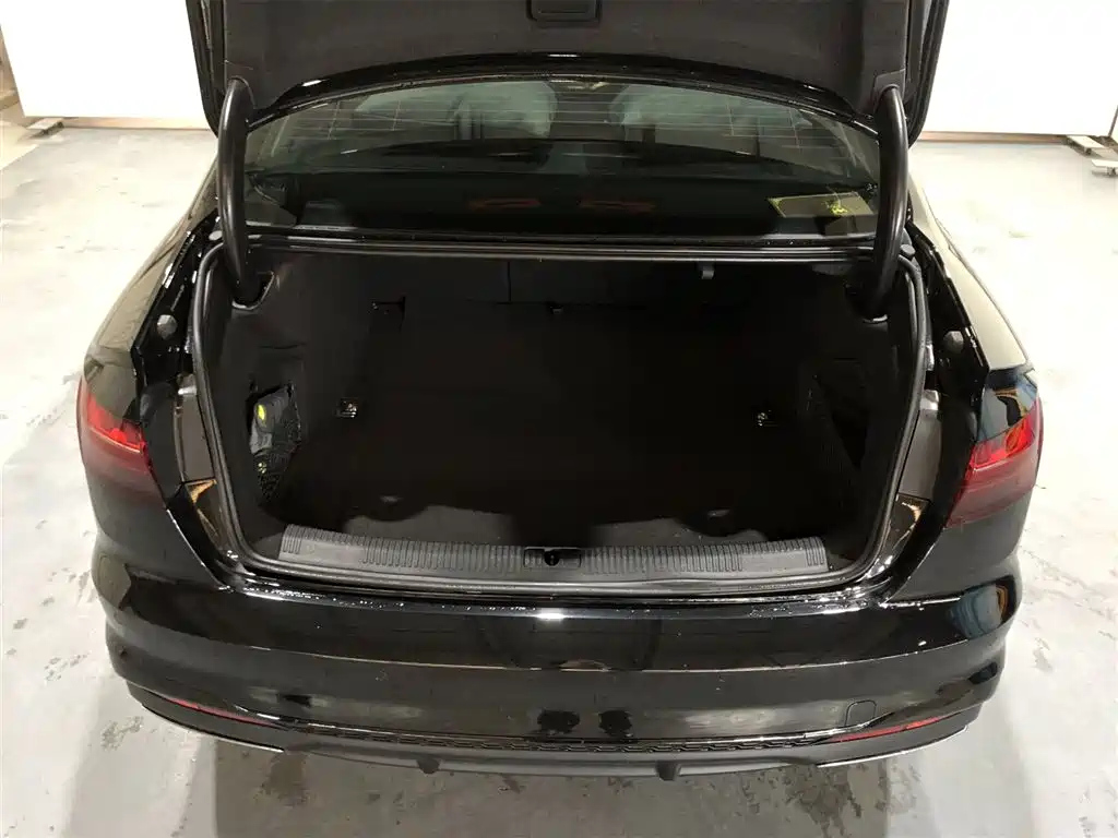 AUDI A4L 2022