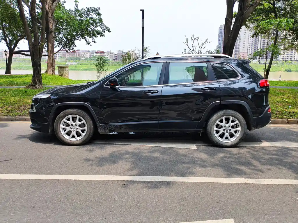 JEEP CHEROKEE 2017
