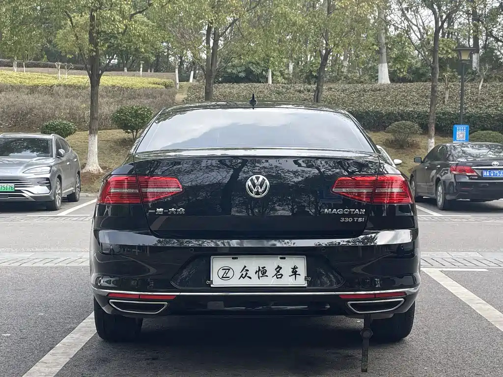 VOLKSWAGEN MAGOTAN 2020