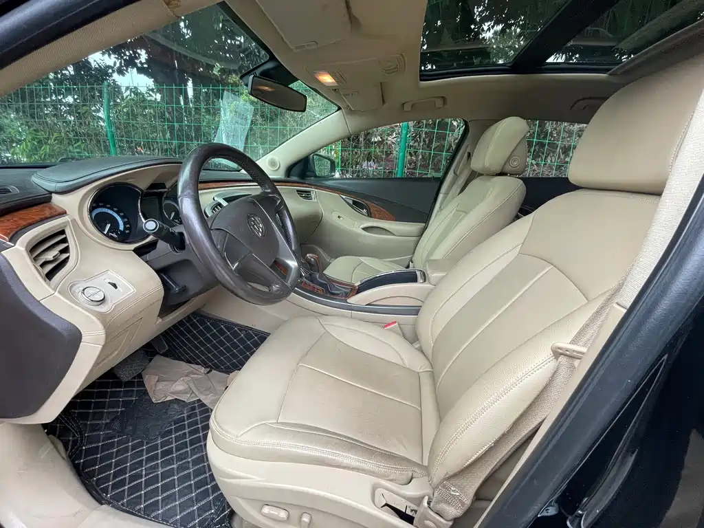 BUICK LACROSSE 2011