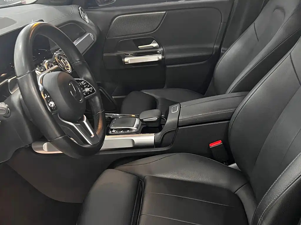 MERCEDES BENZ GLB 2021