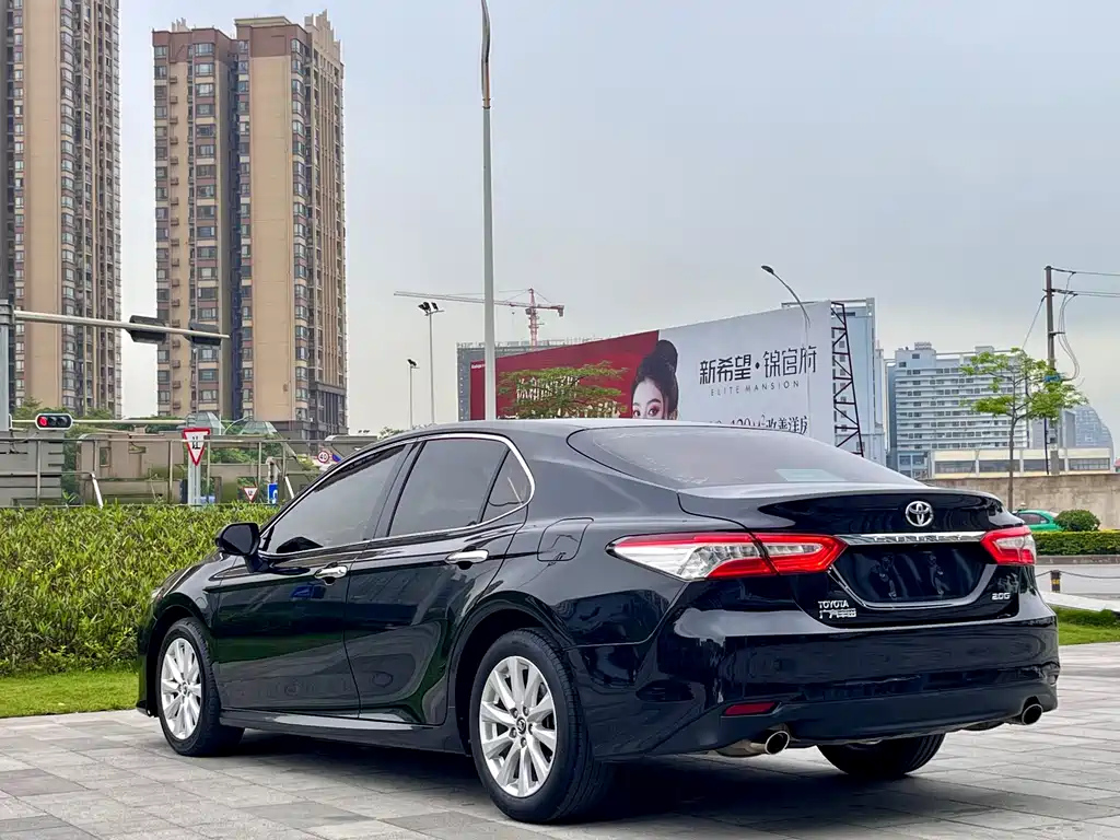 TOYOTA CAMRY 2018