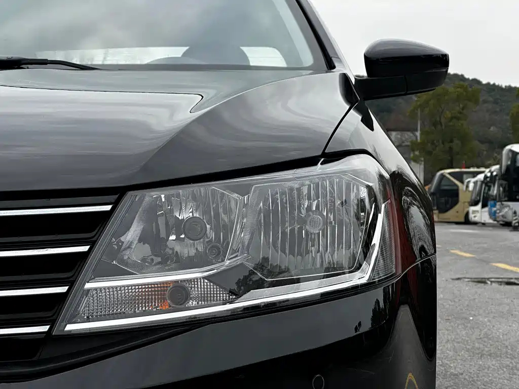 VOLKSWAGEN LAVIDA 2016