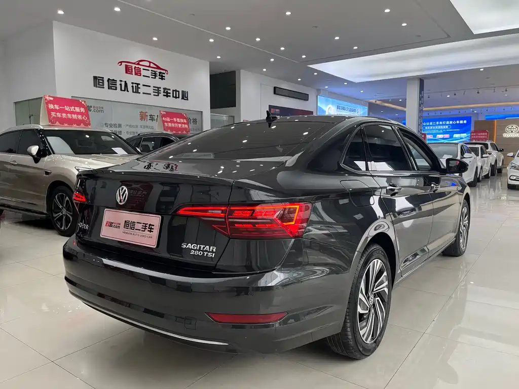 VOLKSWAGEN SAGITAR 2022