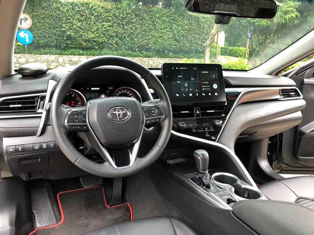 TOYOTA CAMRY 2023
