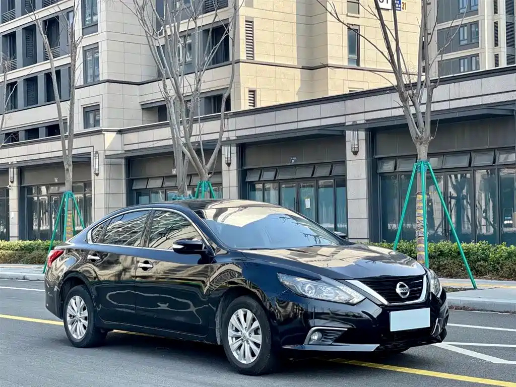 NISSAN TEANA 2017