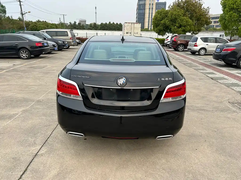 BUICK LACROSSE 2012
