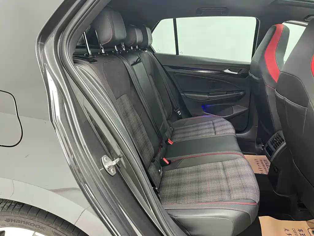 VOLKSWAGEN GOLF 2022