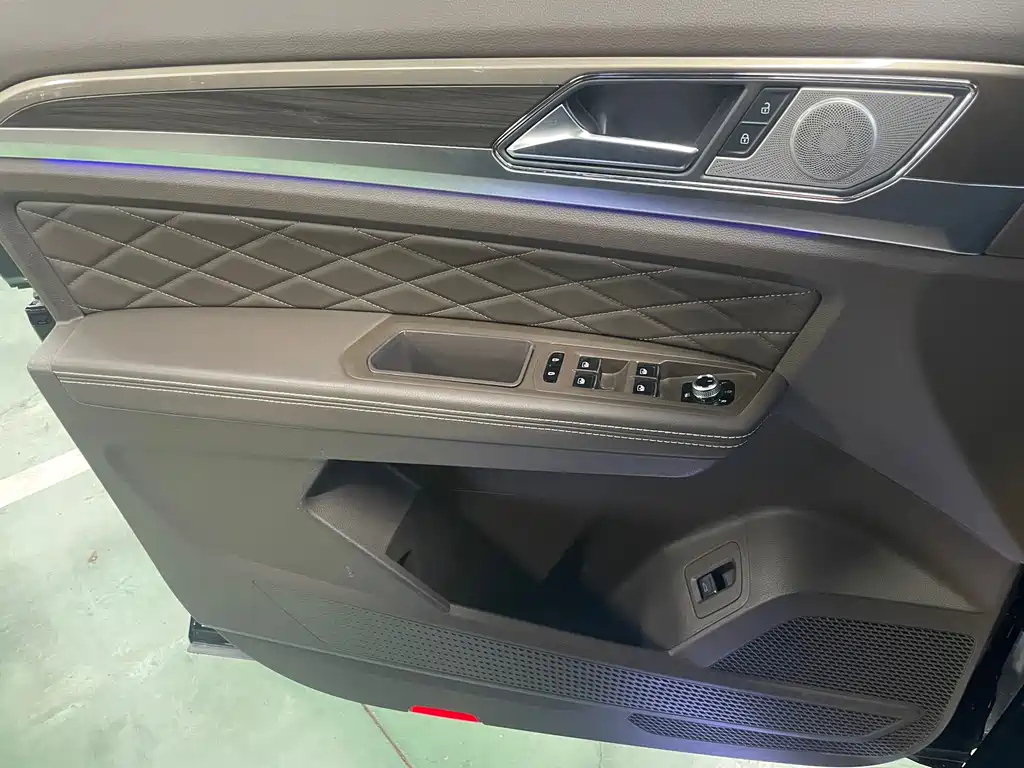 VOLKSWAGEN VILORAN 2020