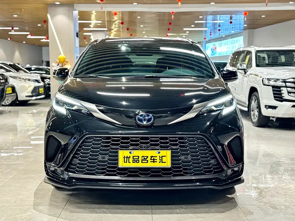 TOYOTA GRANVIA 2023