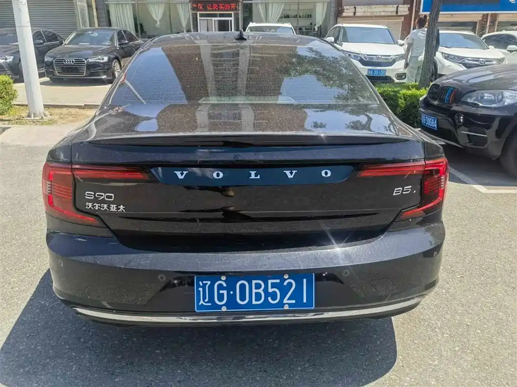 VOLVO S90 2021