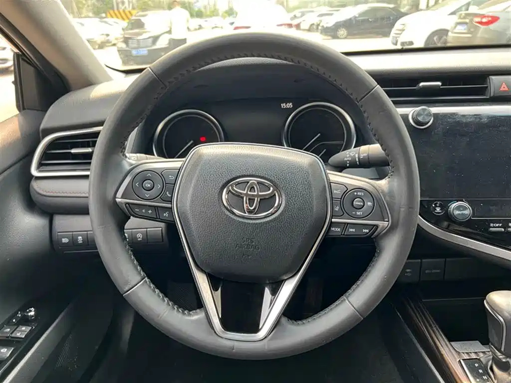 TOYOTA CAMRY 2020