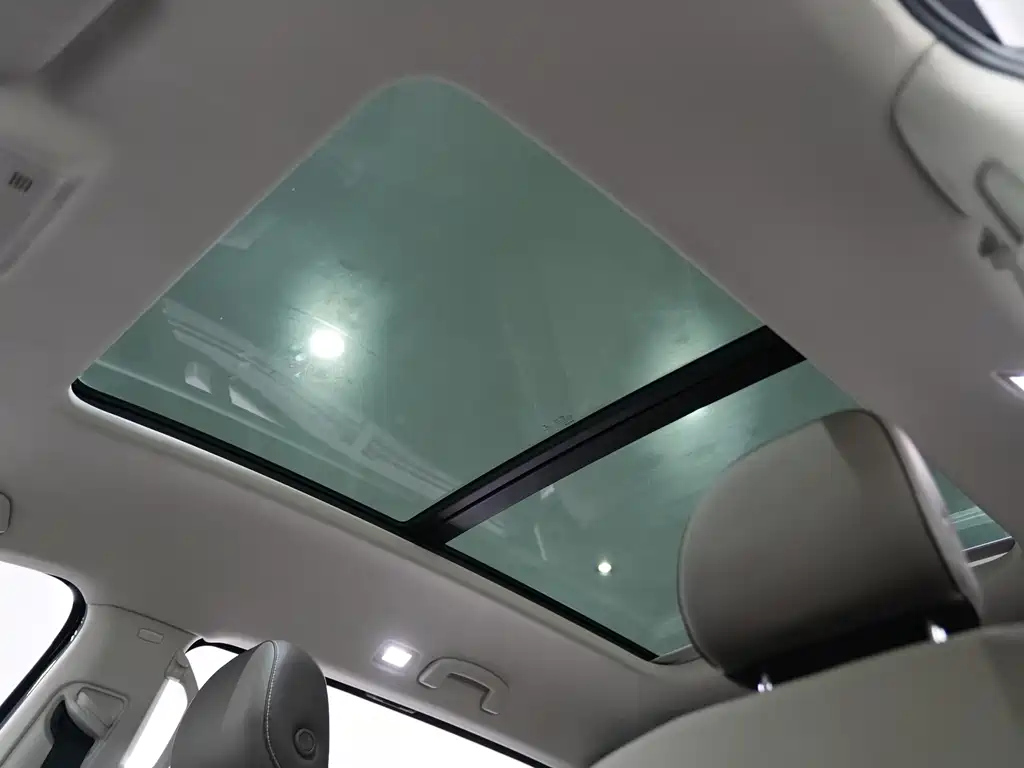 VOLKSWAGEN VILORAN 2022