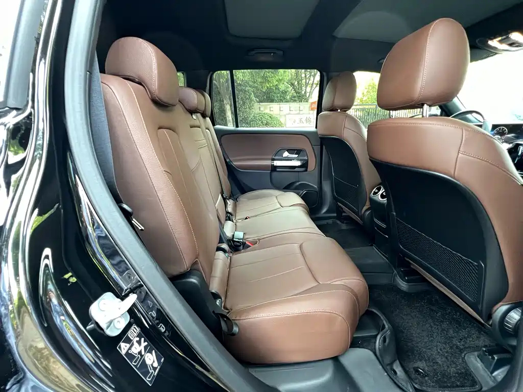 MERCEDES BENZ GLB 2024