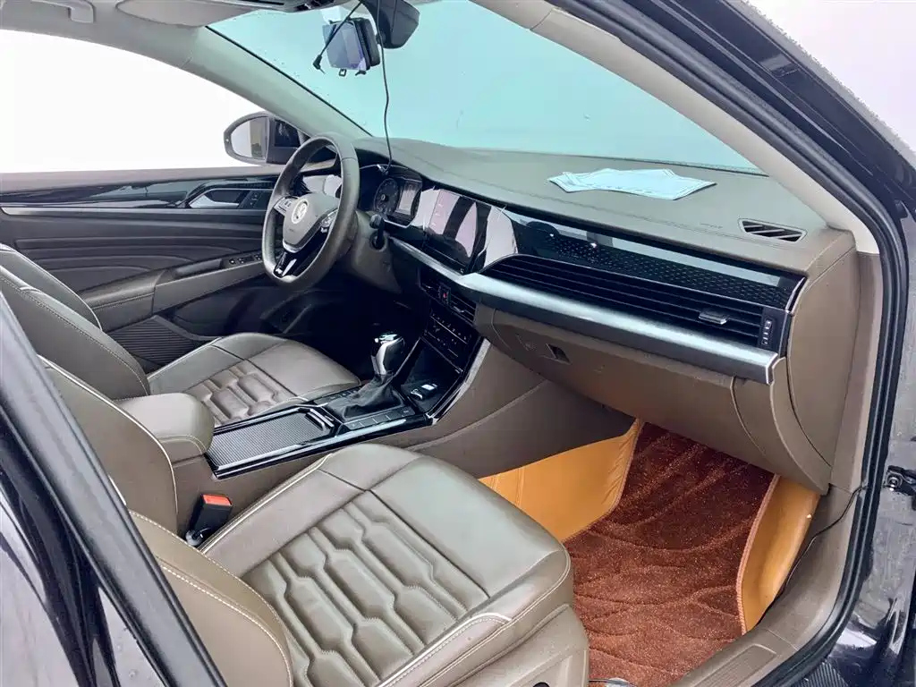 VOLKSWAGEN PASSAT 2021