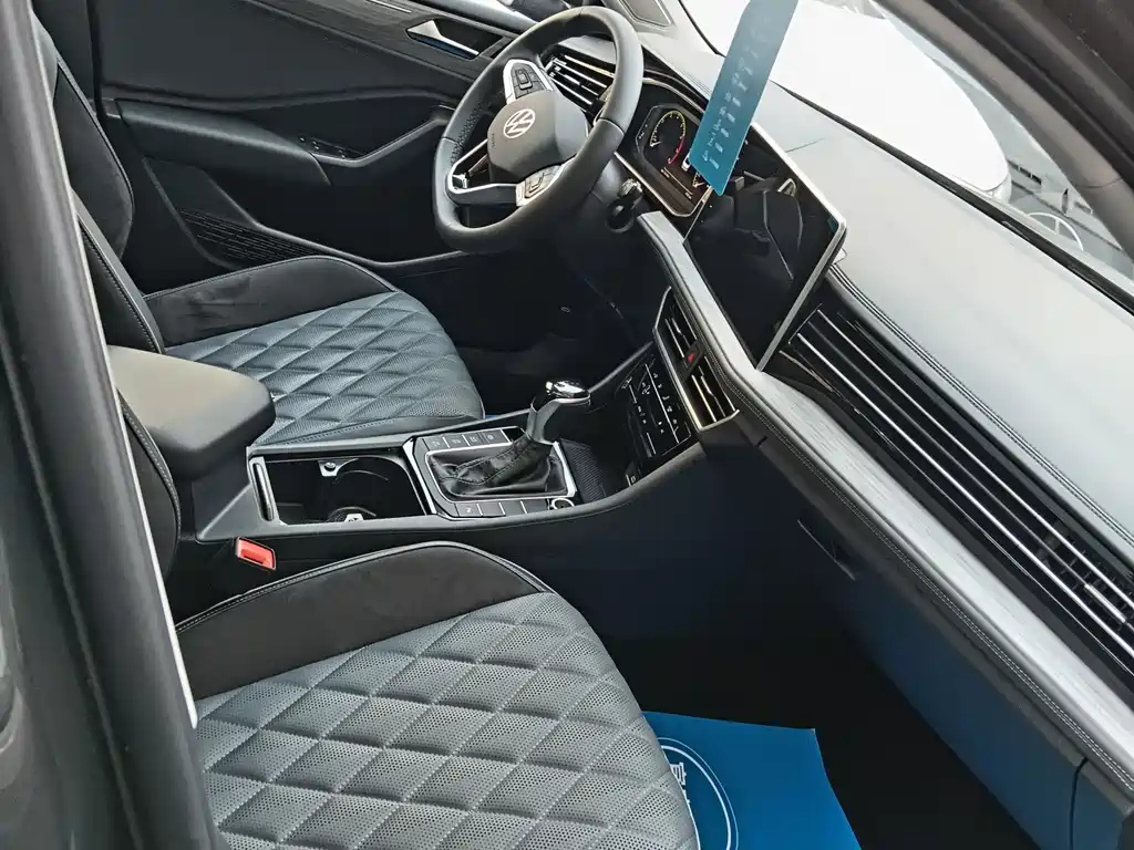 VOLKSWAGEN SAGITAR 2023