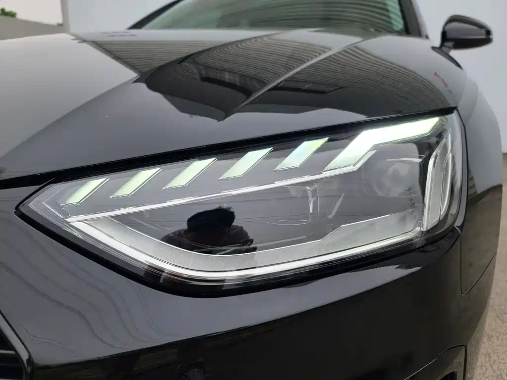 AUDI A4L 2022