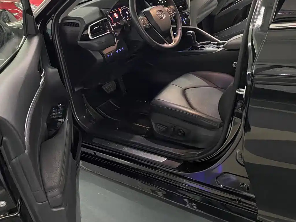 TOYOTA CAMRY 2023