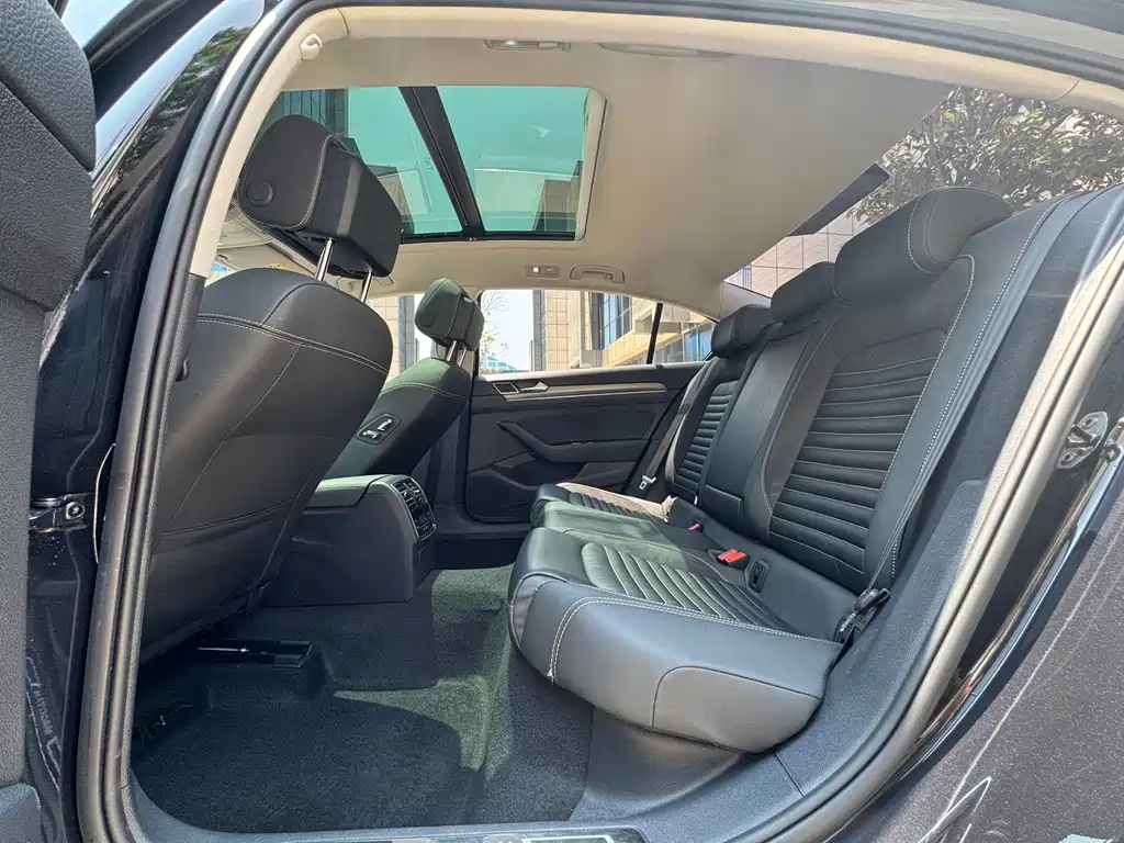 VOLKSWAGEN MAGOTAN 2021