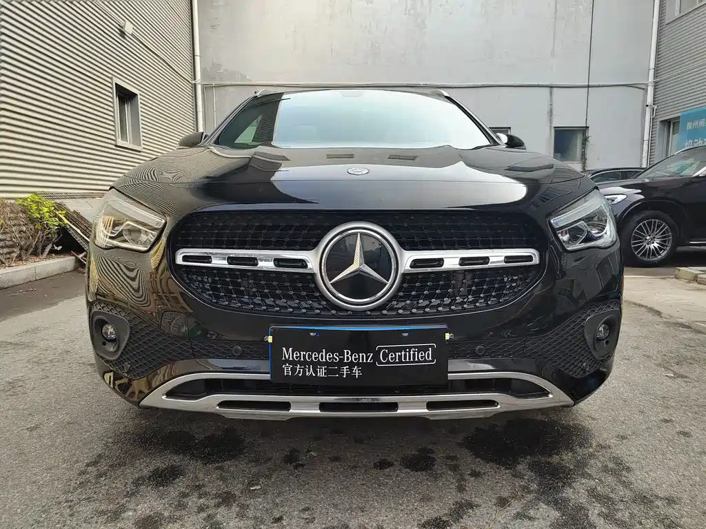 MERCEDES BENZ GLA 2021
